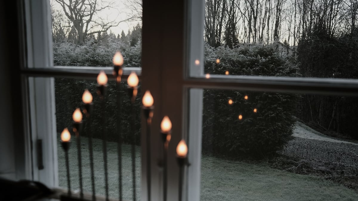 Świece w Szwecji — lagom, mys i święto Lucii