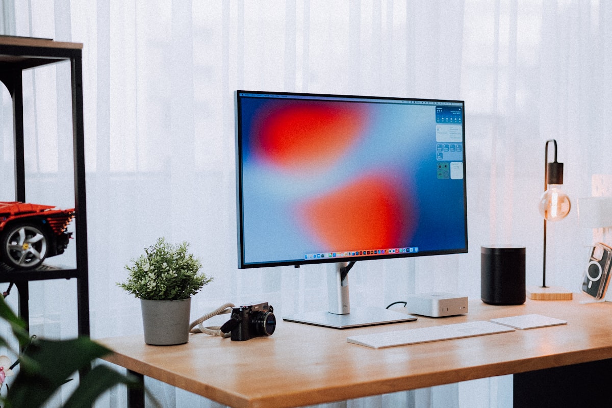 Świece w home office — zapach i skupienie